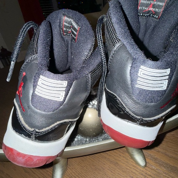 Kids Black and Red Jordan Retro Sneakers - Picture 7 of 8